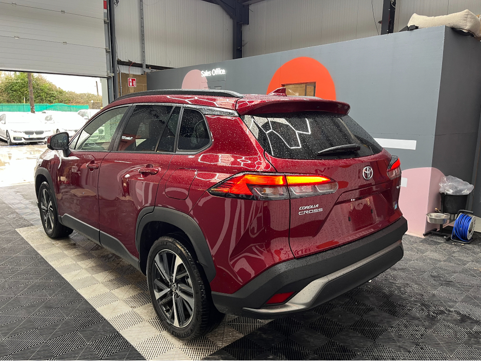 2025 Toyota Corolla - image 4