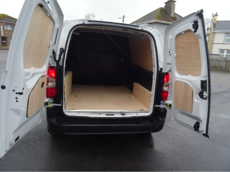 2026 Fiat Doblo - image 8