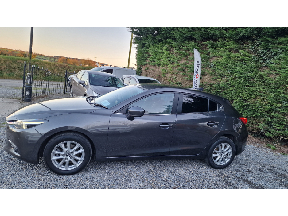 2017 Mazda Mazda3 - image 4