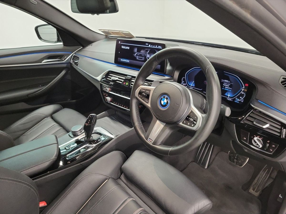 2022 BMW 5 Series 530e M Sport Saloon €39,975