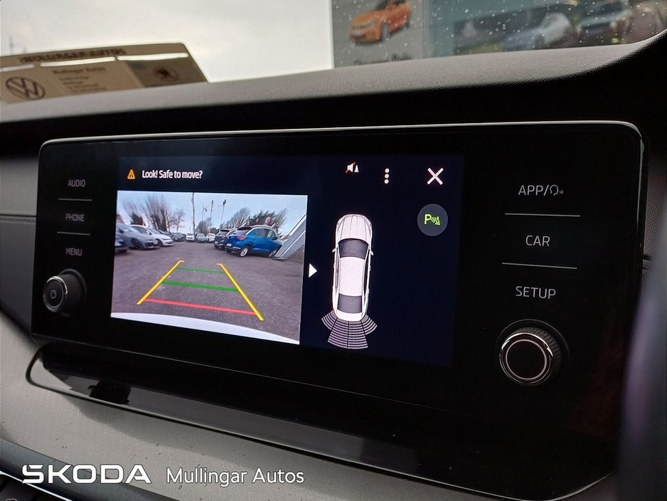 2021 Skoda Octavia - image 18