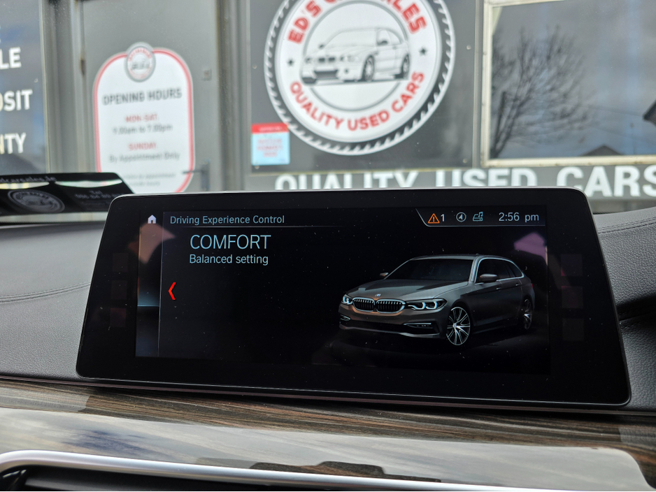 2017 BMW 5 Series - image 32