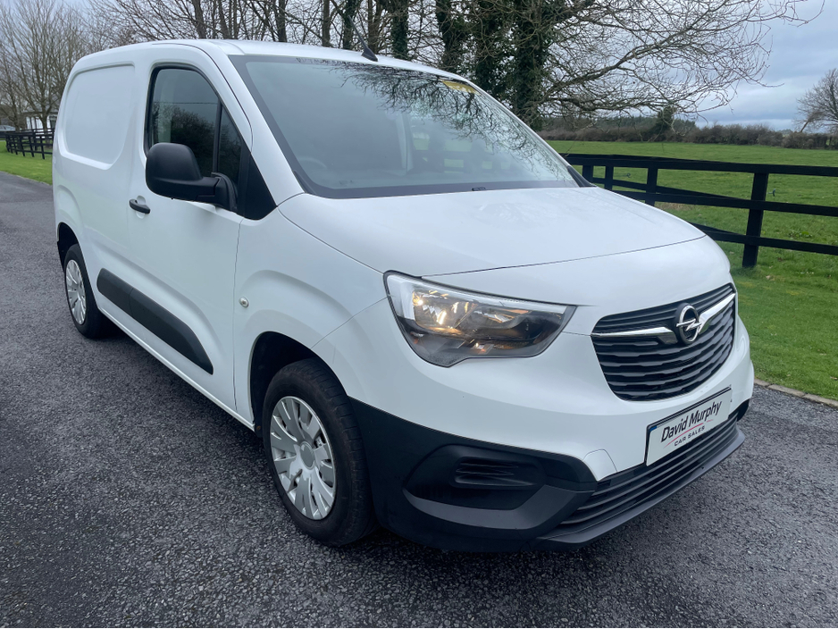 2021 Opel Combo - image 3