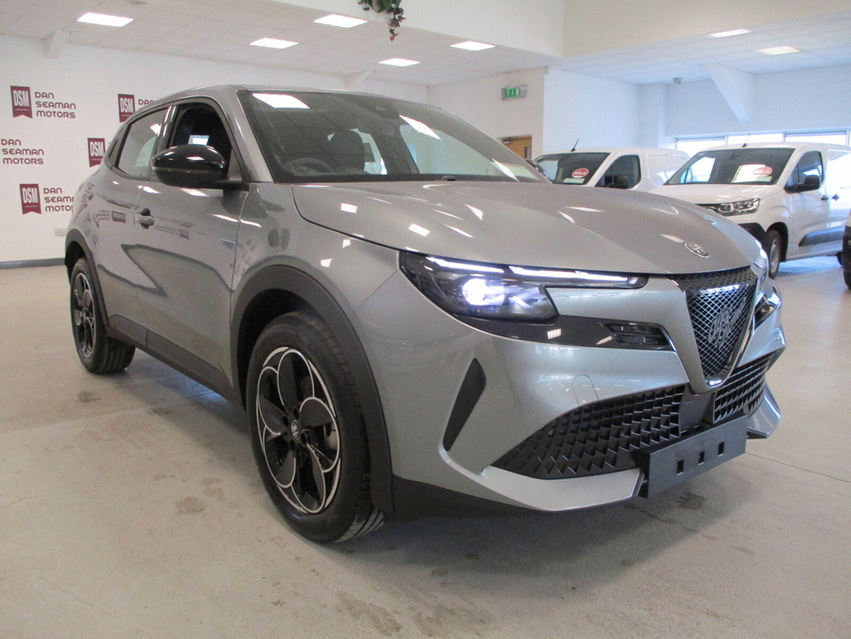 2026 Alfa Romeo Junior 54kwh Elettrica 156bhp €35,995