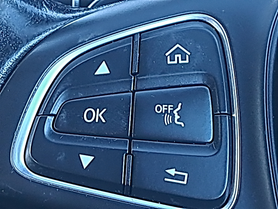 2018 Mercedes-Benz C Class Executive SE with full leather seats, 2.0 diesel saloon. €17,950