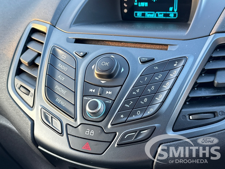 2015 Ford Fiesta - image 17