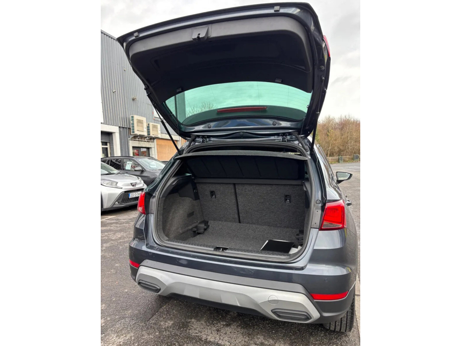 2023 SEAT Arona - image 8