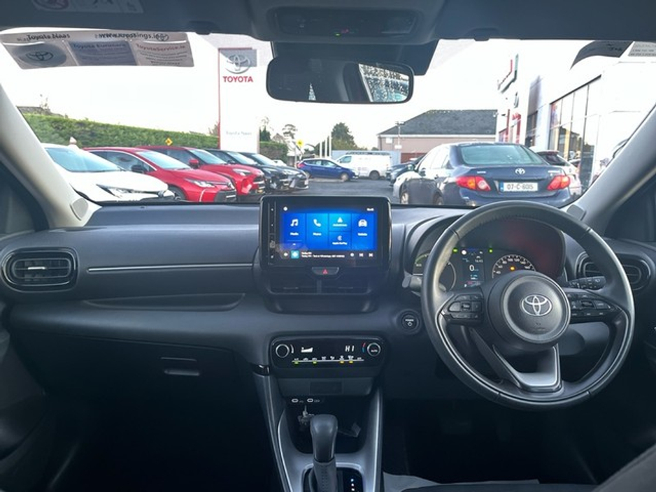 2024 Toyota Yaris YARIS HYBRID 1.5 LUNA €25,444