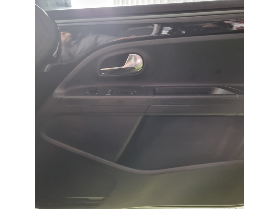 2014 Volkswagen up! - image 21