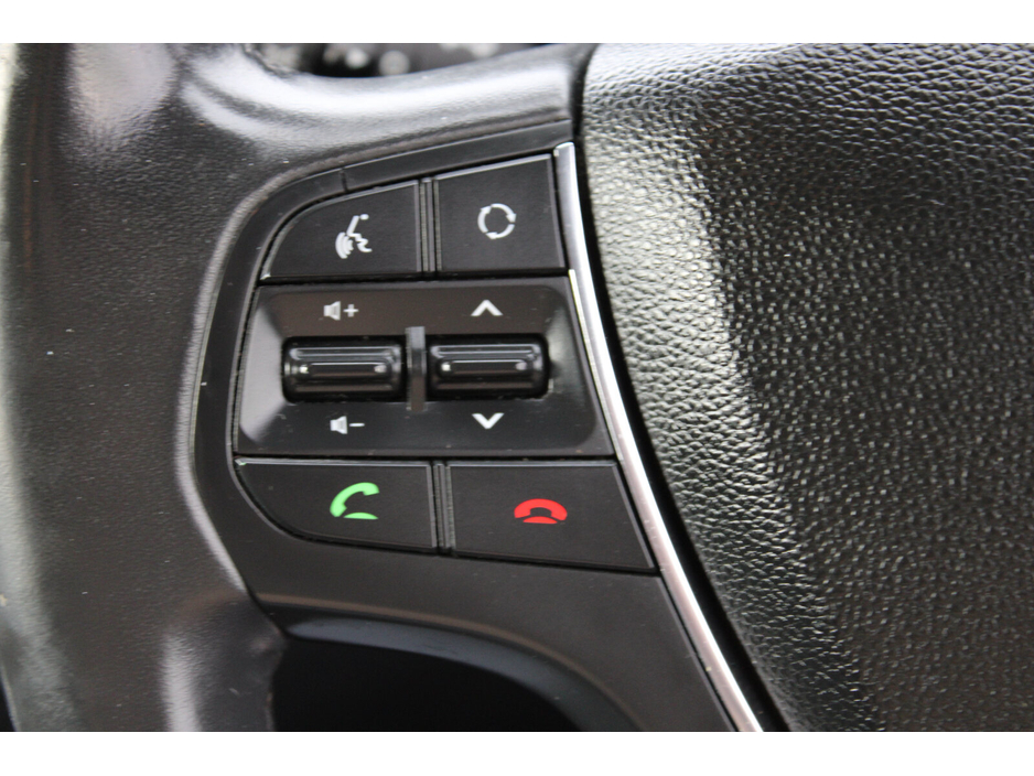 2017 Hyundai i20 - image 20