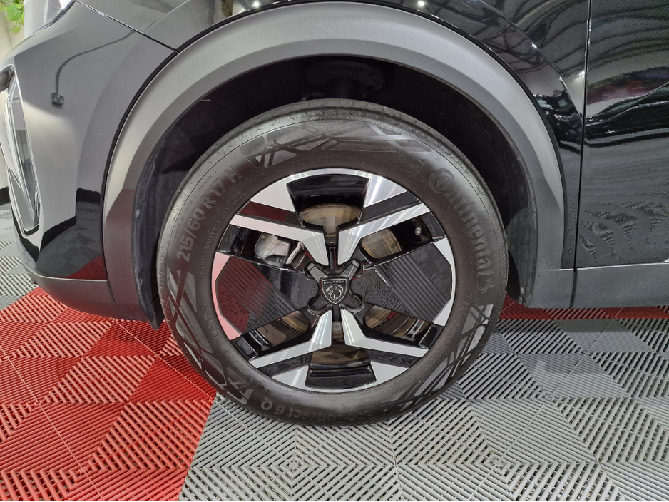 2024 Peugeot 2008 EV GT (50KWH BATTERY) AUTOMATIC **ONE OWNER / TOP SPEC / APPLE CARPLAY / CRUISE CONTROL / HALF LEATHER / KEYLESS ENTRY / REVERSE CAMERA / WIRELESS PHONE CHARGING / PEUGEOT WARRANTY 03|2027** €25,900