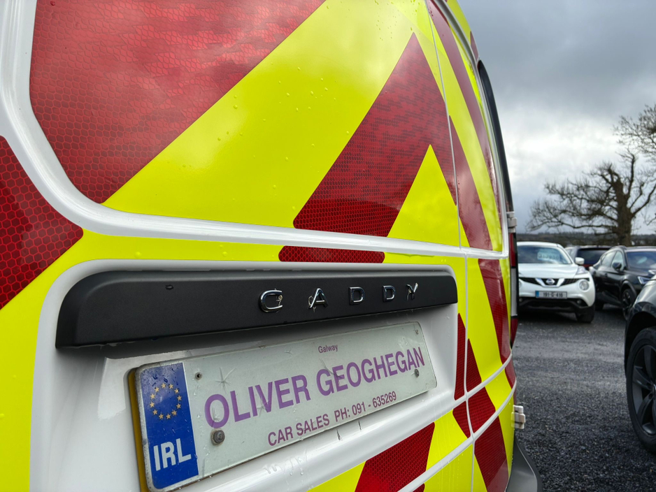 2023 Volkswagen Caddy - image 14