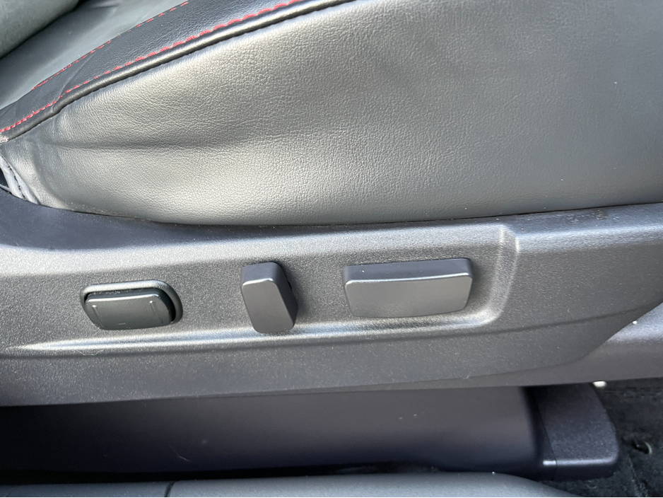 2021 Mitsubishi Outlander 4WD BLACK EDITION PLUG IN HYBRID 2.4 PETROL //HALF LEATHER HEATED SEATS AND STEERING WHEEL//REVERSE CAMERA//KEYLESS ENTRY//ADAPTIVE CRUISE CONTROL// €27,950