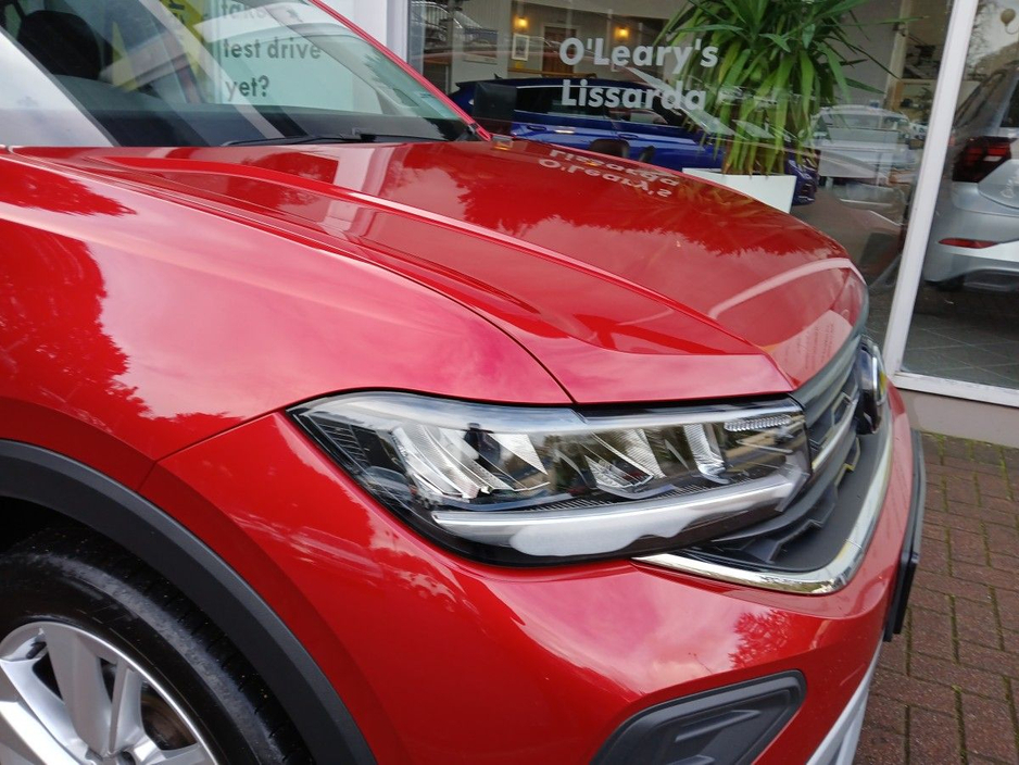 2025 Volkswagen T-Cross 1.0 TSI M5F 95HP Edit 75, Kings Red, 17km. €28,750