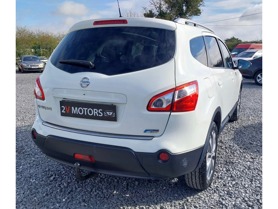 2012 Nissan Qashqai - image 5