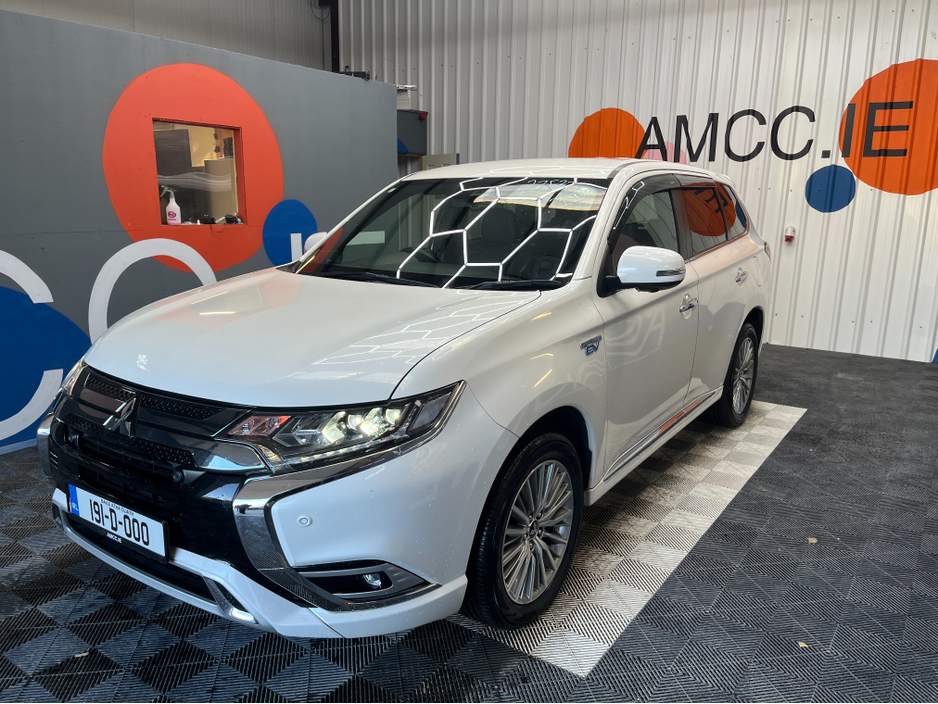 2019 Mitsubishi Outlander €22950! 2019 MITSUBISHI OUTLANDER PHEV G PREMIUM PACKAGE 2.4 AUTOMATIC / 360° PARKING CAMERA / CRUISE CONTROL / ELECTRIC MEMORY & HEATED SEATS / PADDLE SHIFTERS €22,950