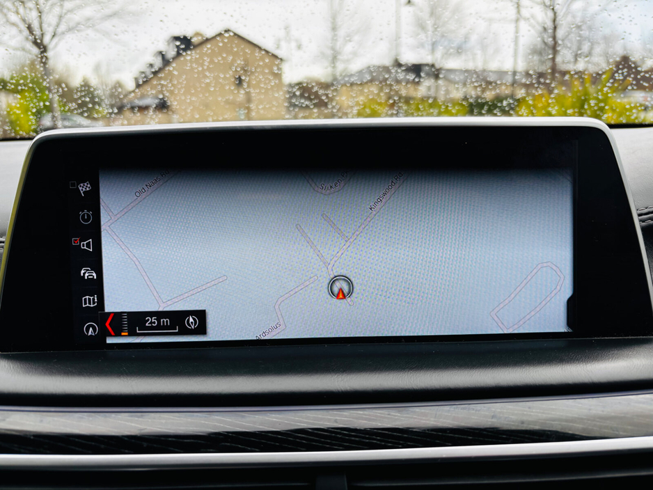 2018 BMW 7 Series - image 19