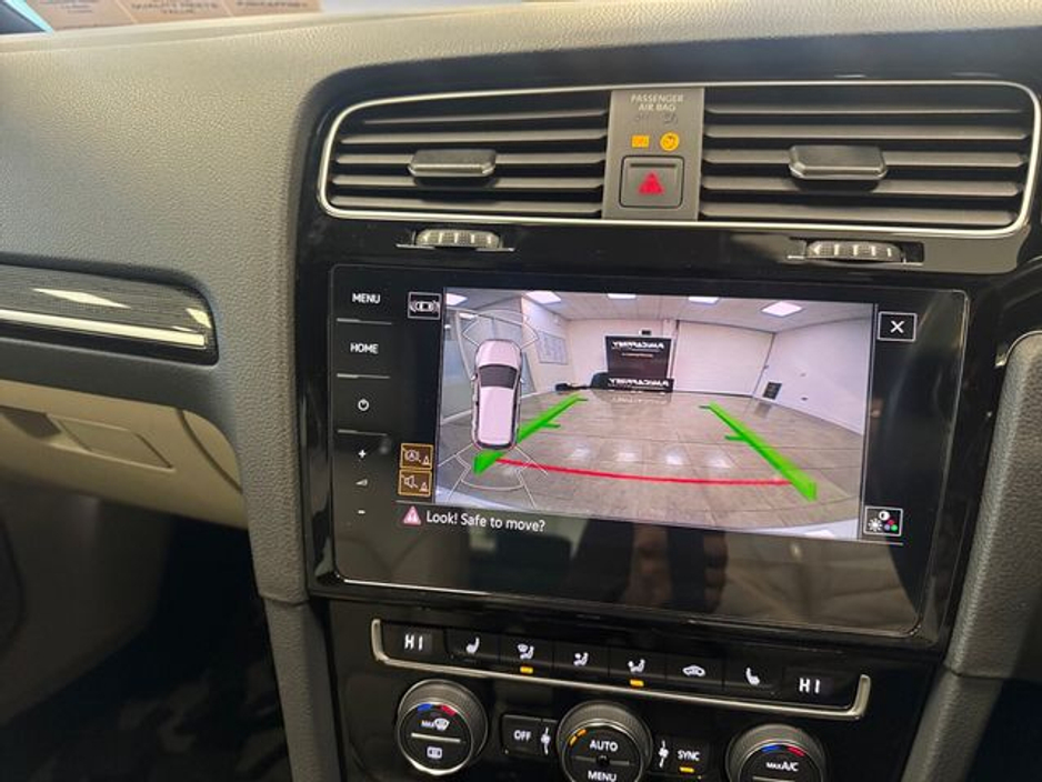 2019 Volkswagen Golf - image 14