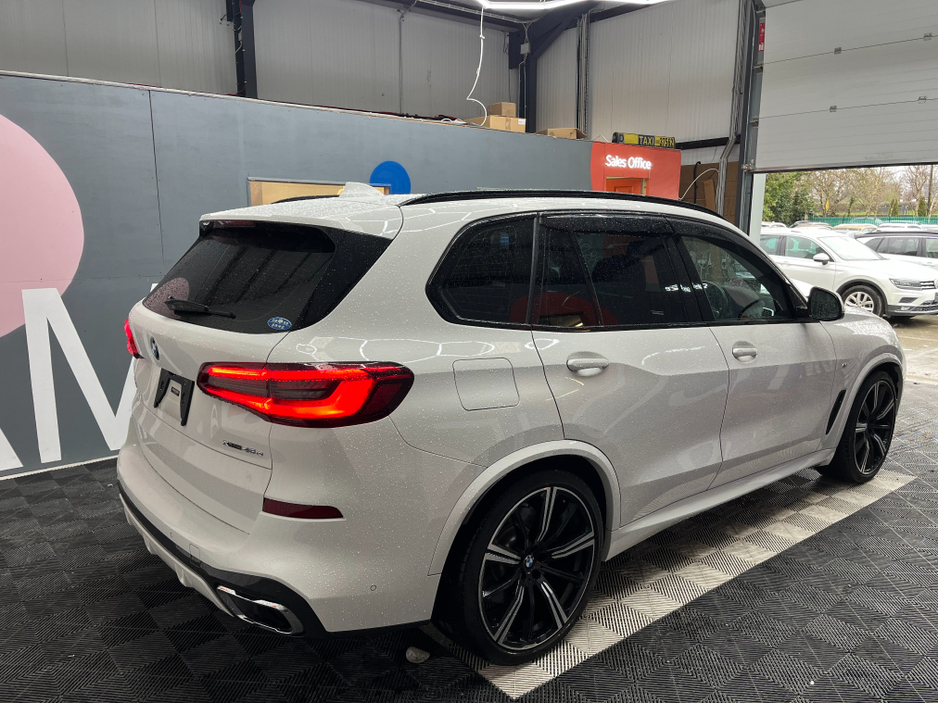 2021 BMW X5 - image 2