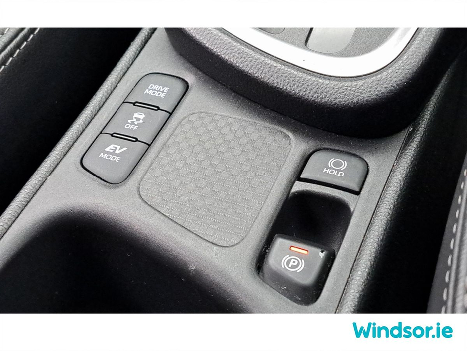 2023 Toyota Yaris Cross - image 29