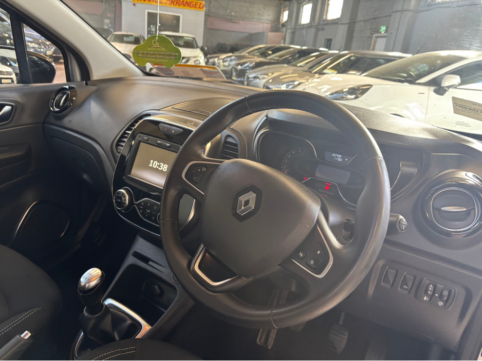 2021 Renault Captur - image 17