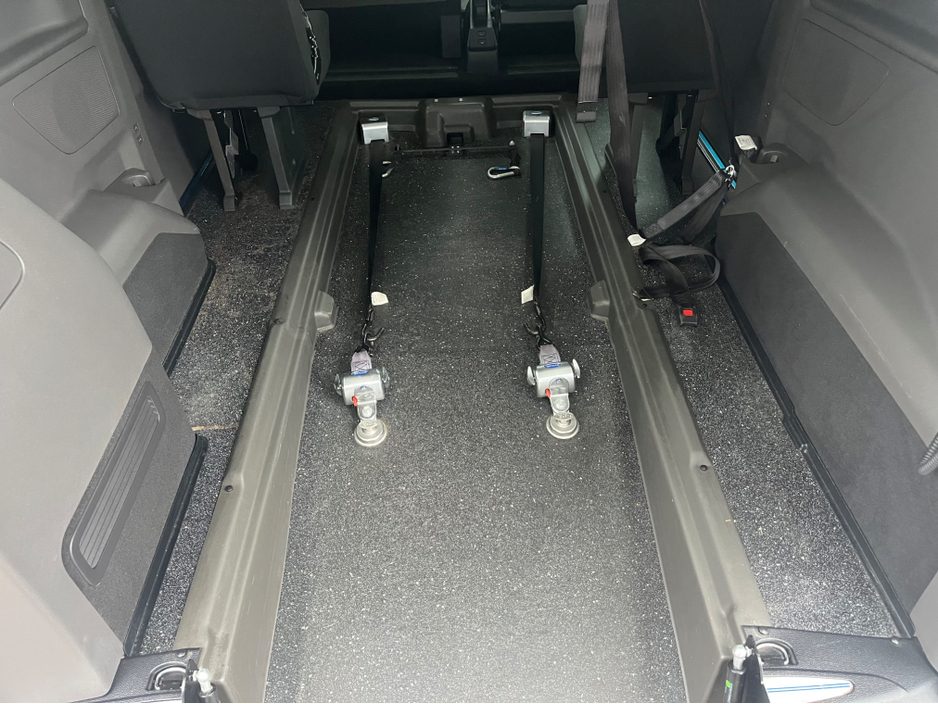 2022 Ford Tourneo - image 12