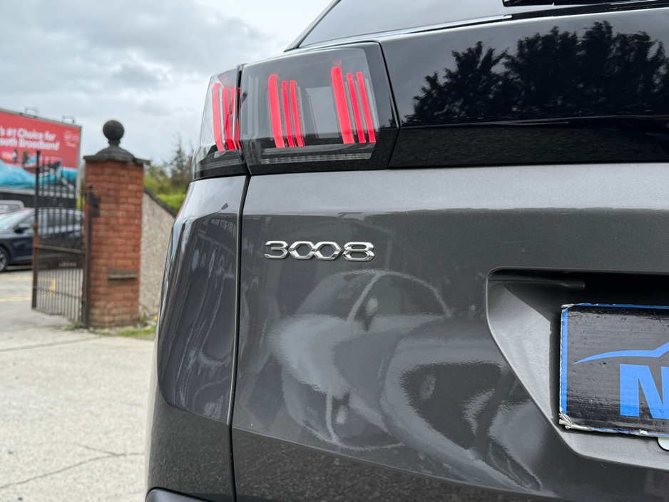 2021 Peugeot 3008 - image 13