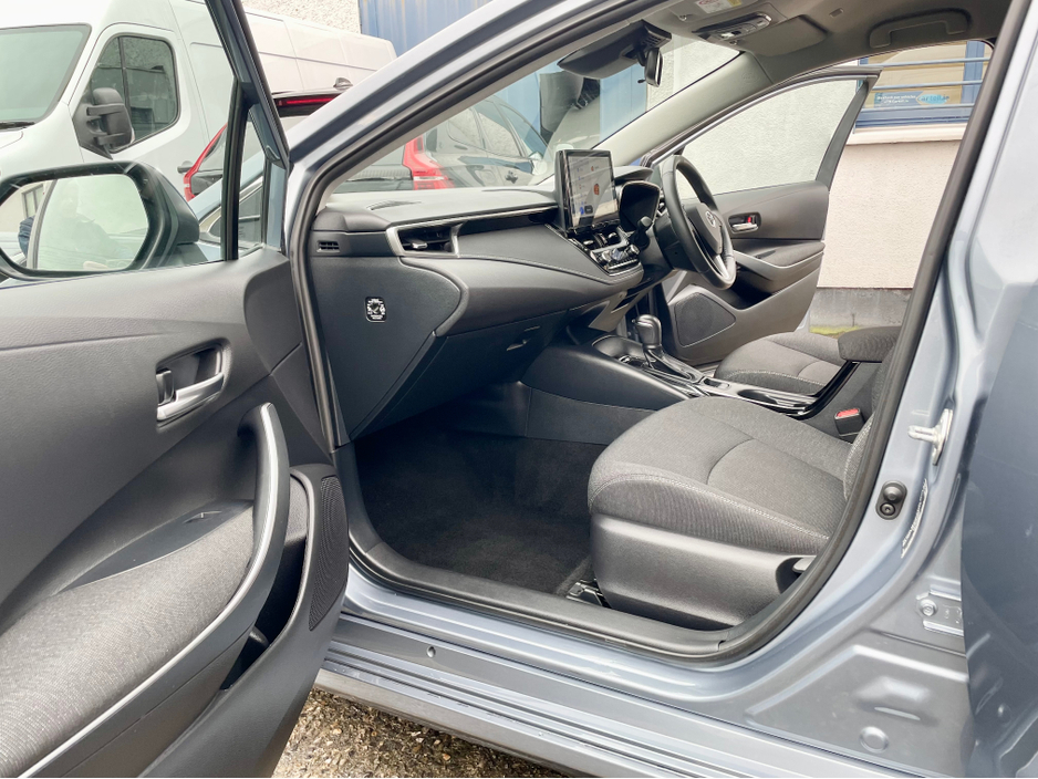 2023 Toyota Corolla - image 31