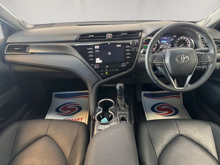 2020 Toyota Camry - image 15