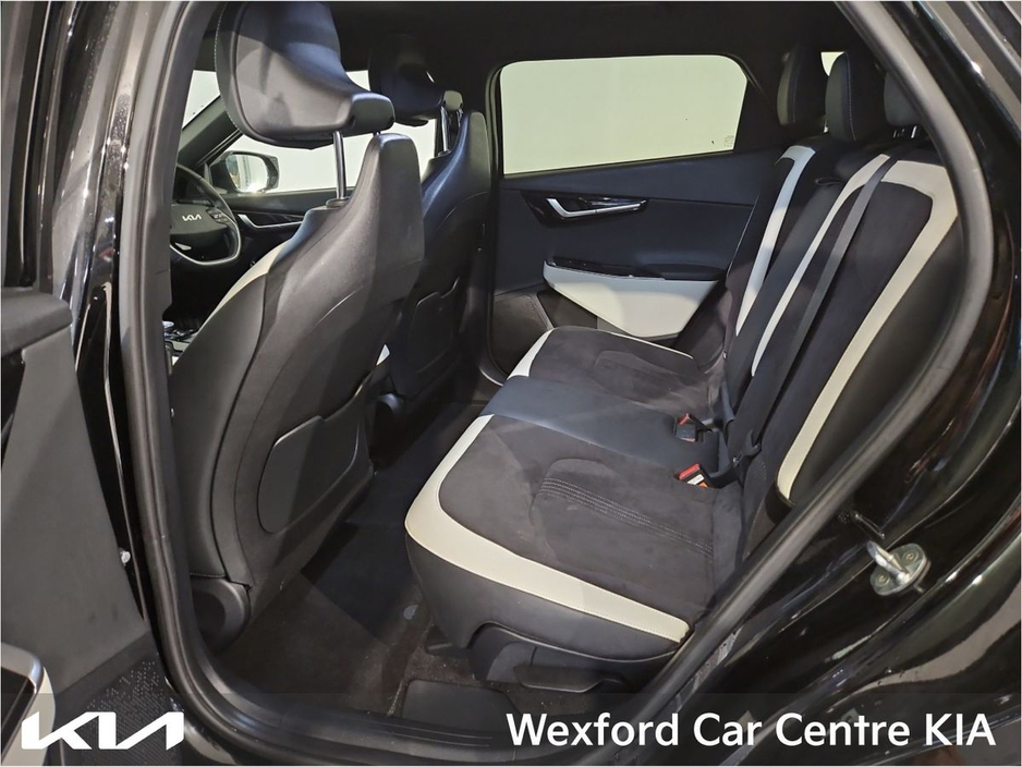 2023 Kia EV6 - image 8