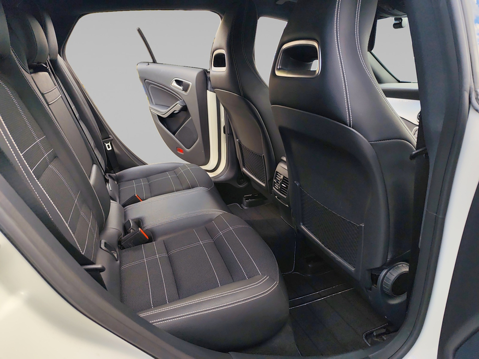 2015 Mercedes-Benz CLA Class - image 12