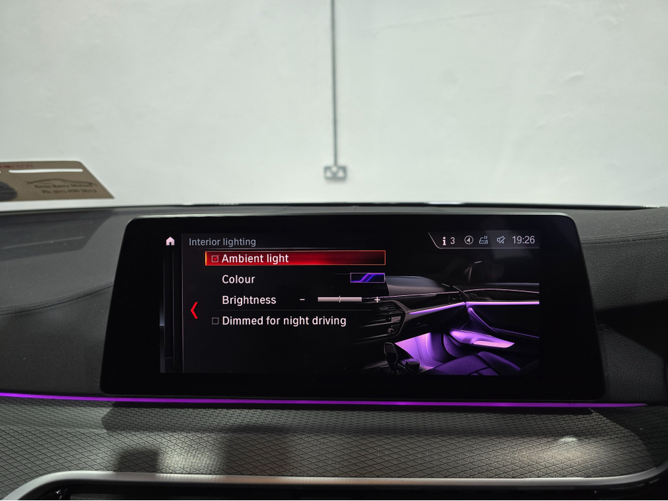 2019 BMW 5 Series - image 23