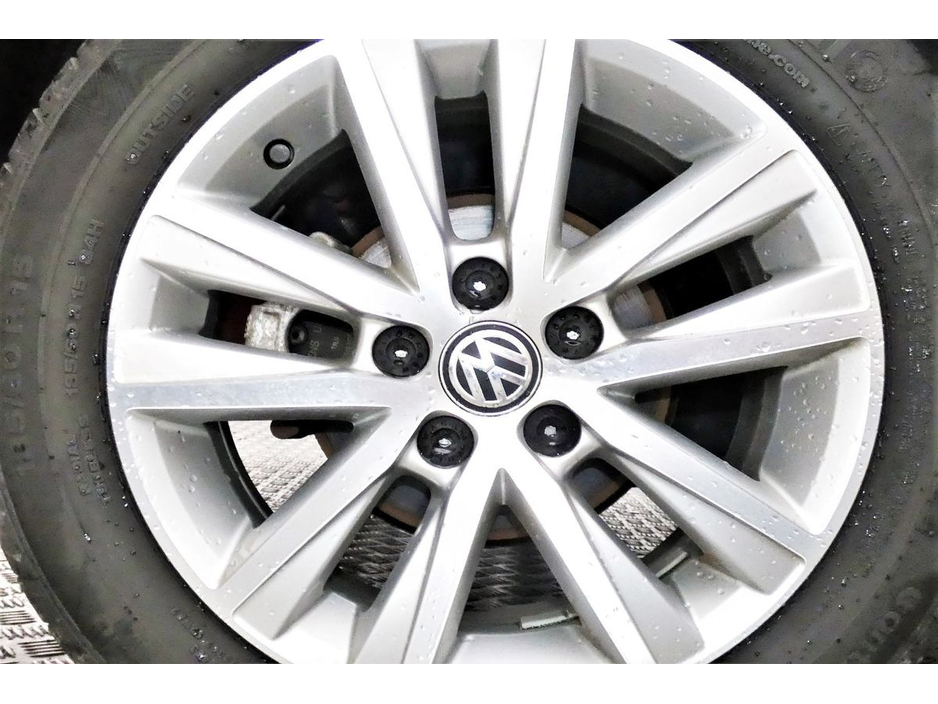 2015 Volkswagen Polo - image 27