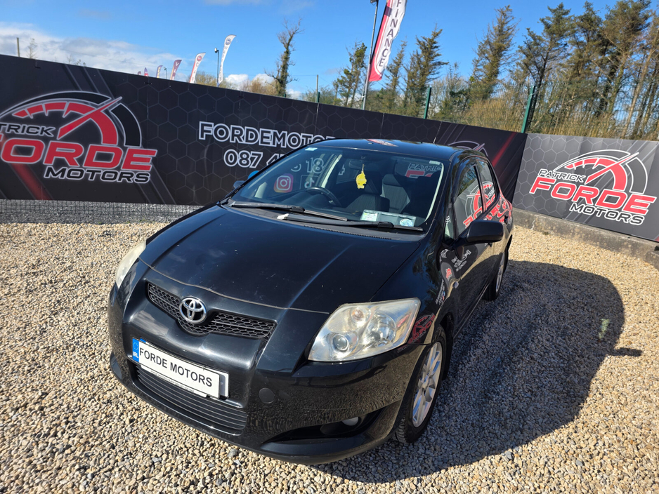 2007 Toyota Auris - image 2