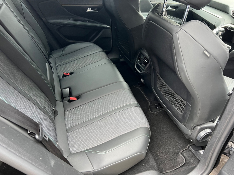 2021 Peugeot 3008 - image 19
