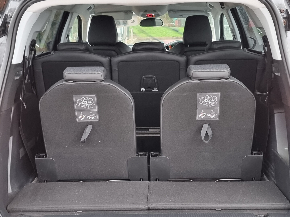 2018 Peugeot 5008 - image 16