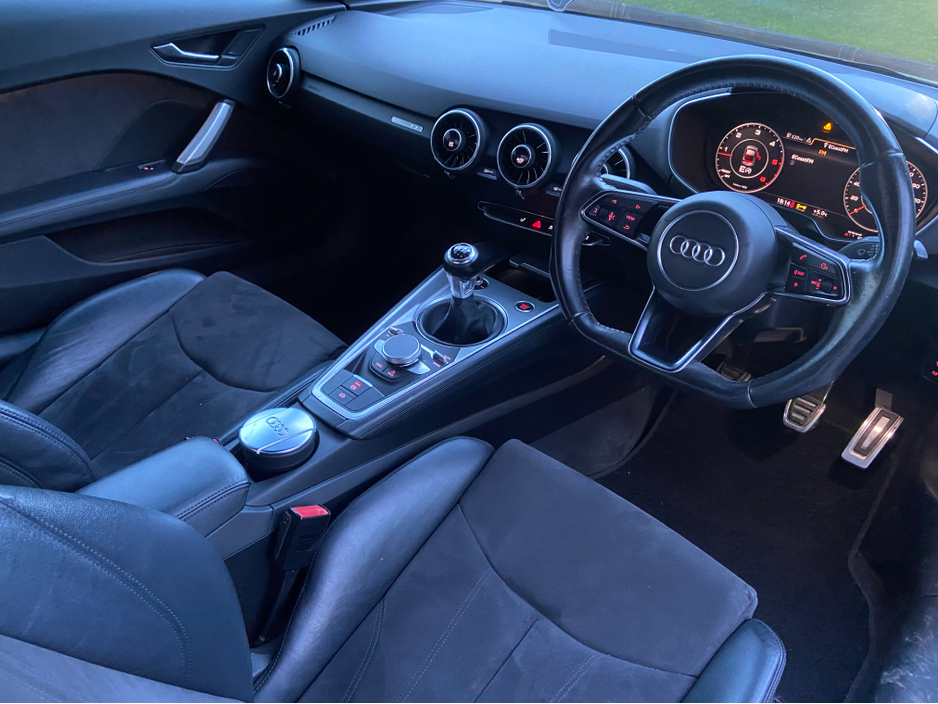 2015 Audi TT - image 7