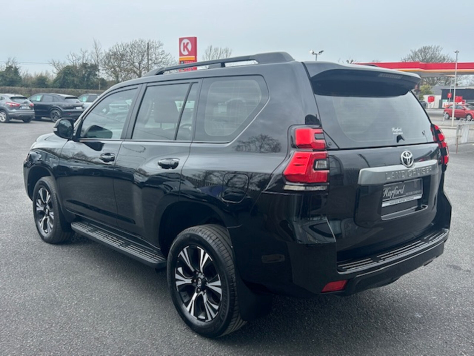 2018 Toyota Landcruiser - image 7