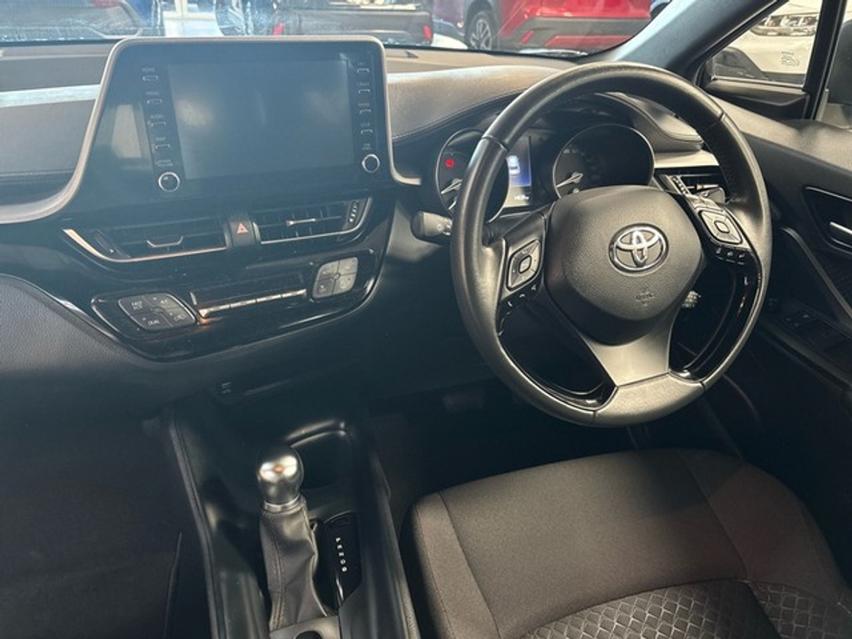 2023 Toyota C-HR - image 8