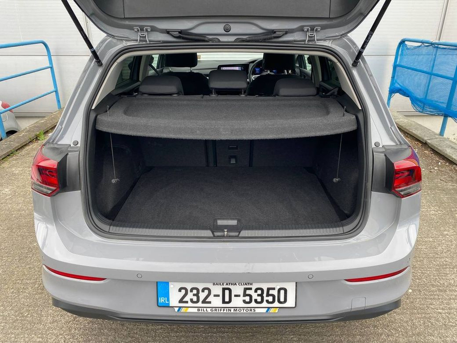 2023 Volkswagen Golf - image 13