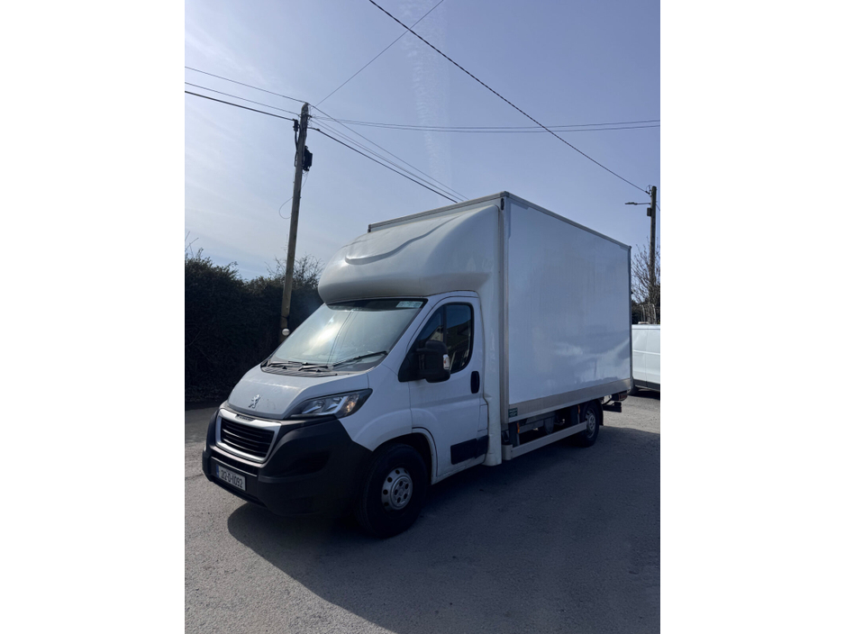 2021 Peugeot Boxer - image 3