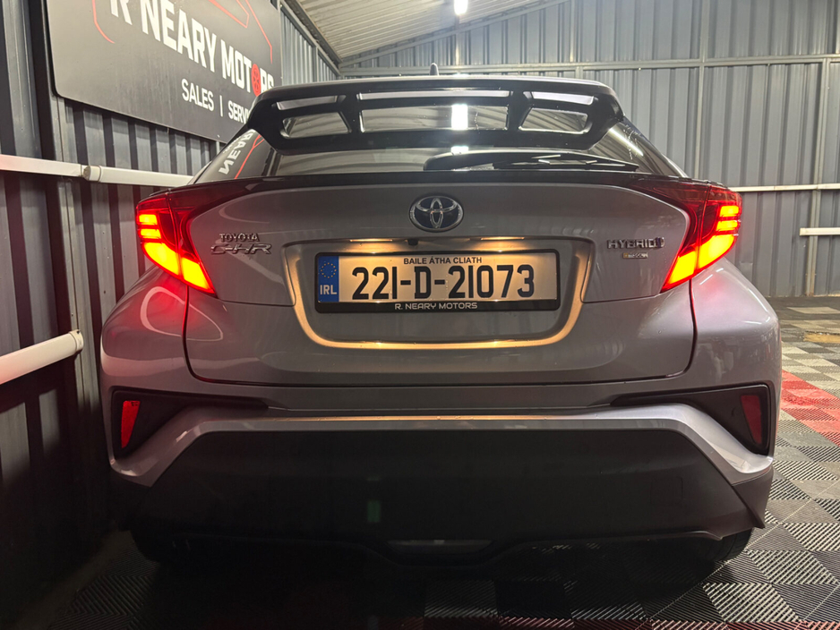 2022 Toyota C-HR - image 2