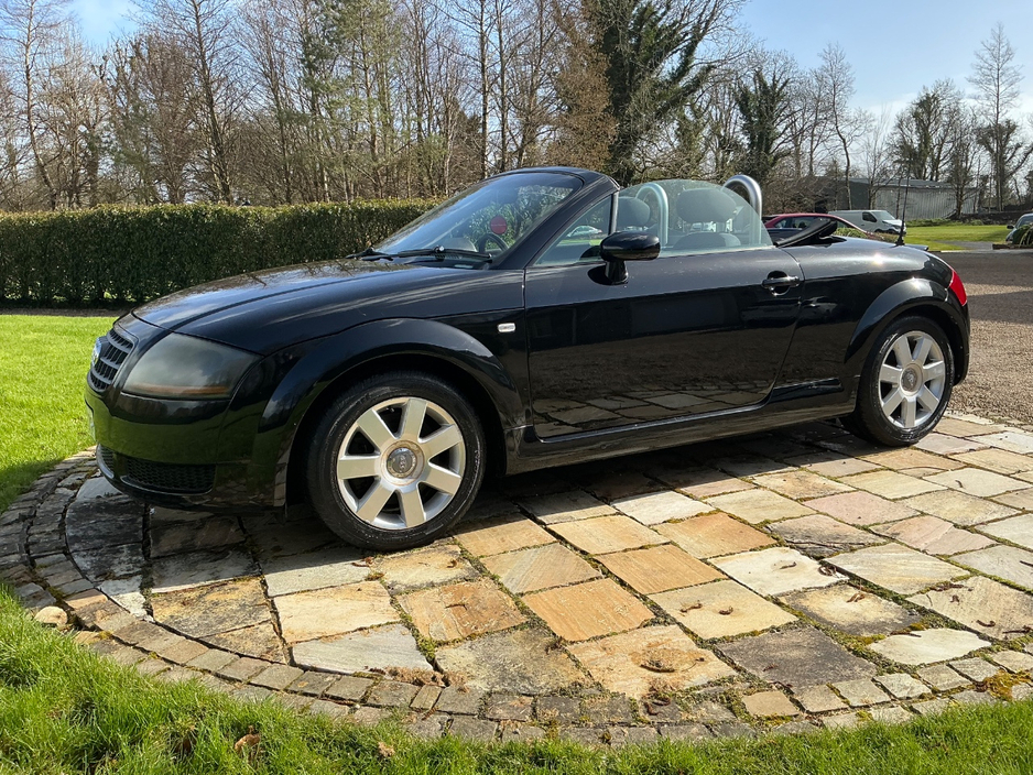 2004 Audi TT - image 24