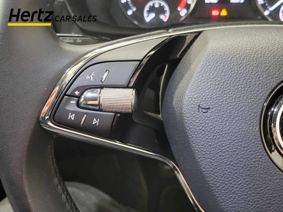 2024 Skoda Octavia - image 24