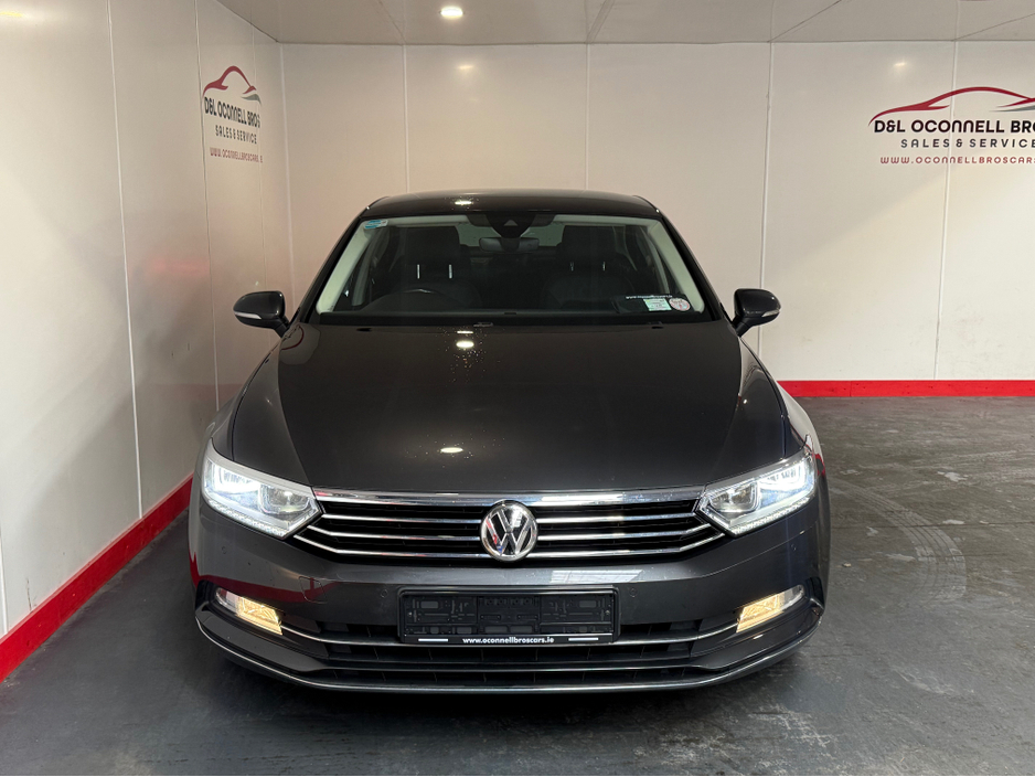 2019 Volkswagen Passat - image 12