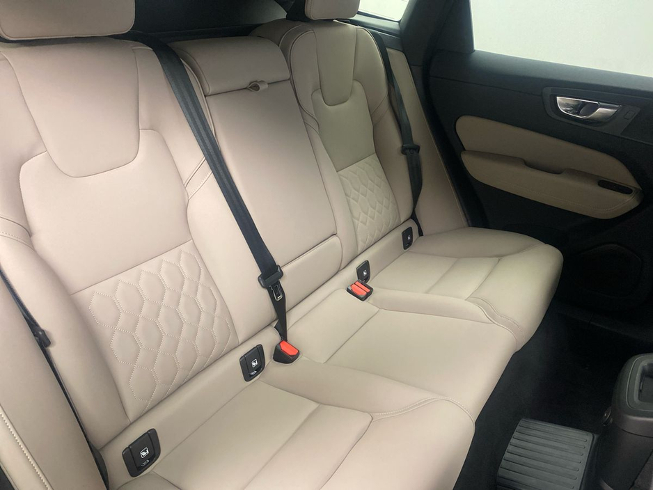 2026 Volvo XC60 - image 17