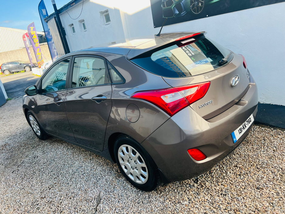 2013 Hyundai i30 - image 3