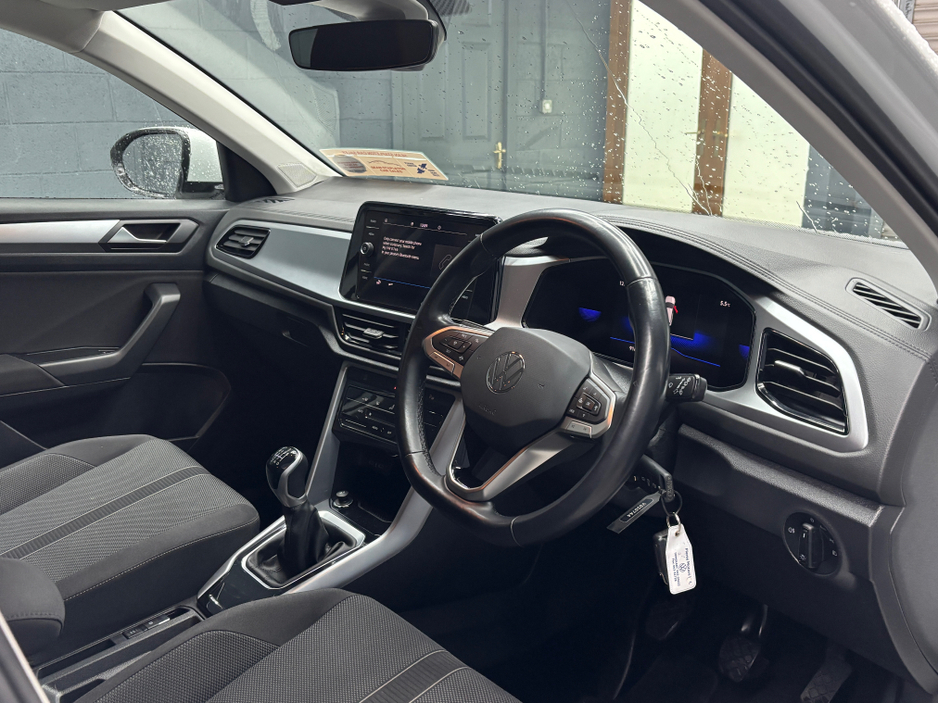 2024 Volkswagen T-Roc LIFE 2.0 TDI MANUAL 6SPEED FWD 116HP 5 €29,950