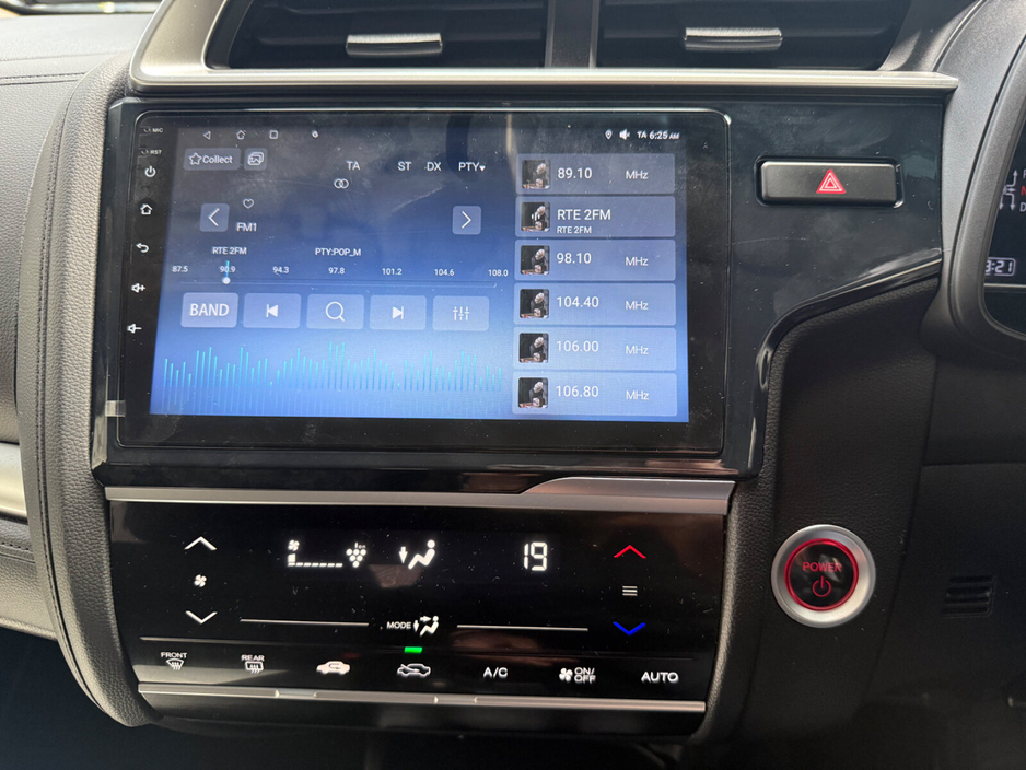 2018 Honda Fit - image 15