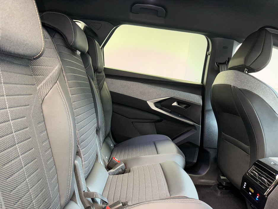 2026 Peugeot 5008 - image 10